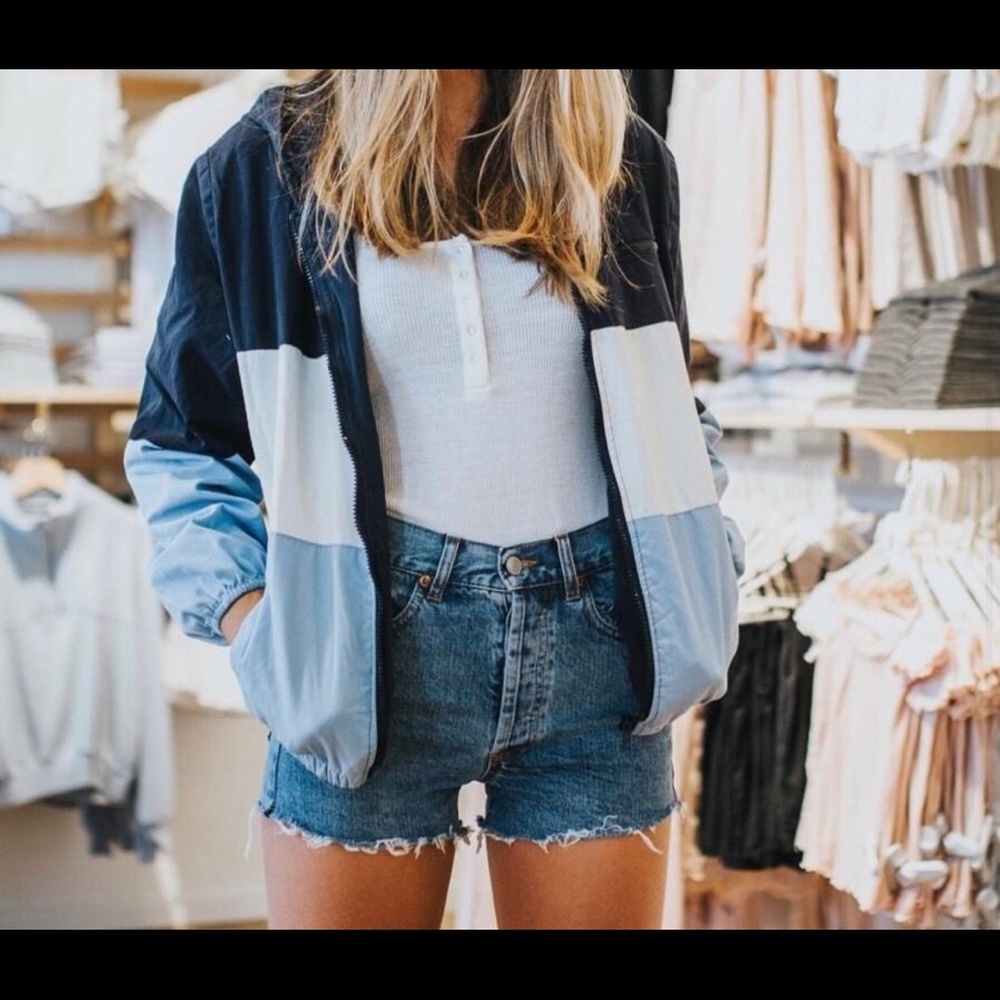 BRANDY MELVILLE KRISSY WINDBREAKER🤩🤩